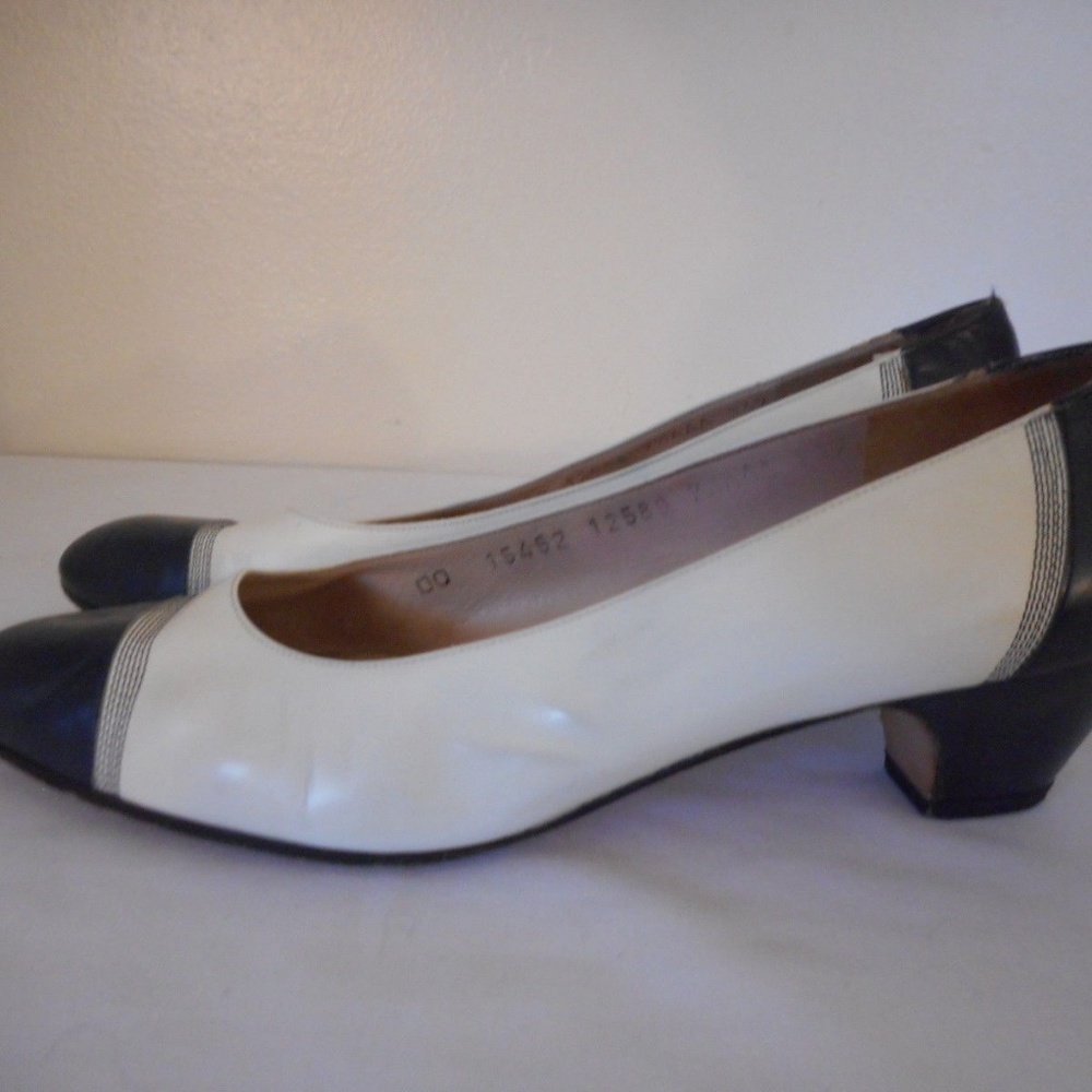 Salvatore Ferragamo Sz 7.5 AAA Blue/white wingtip - Picture 2 of 8